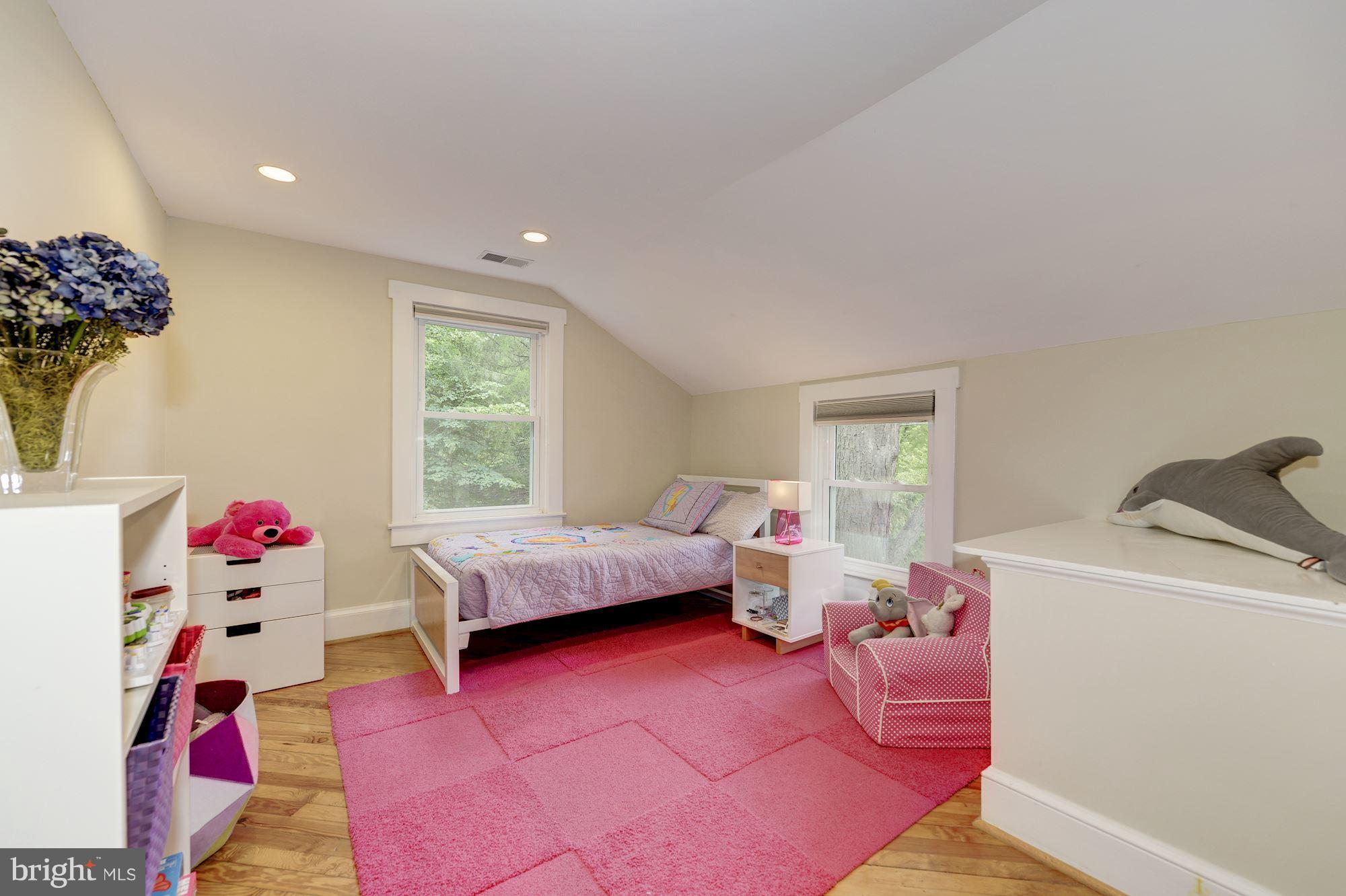 CRESTVIEW - Residential