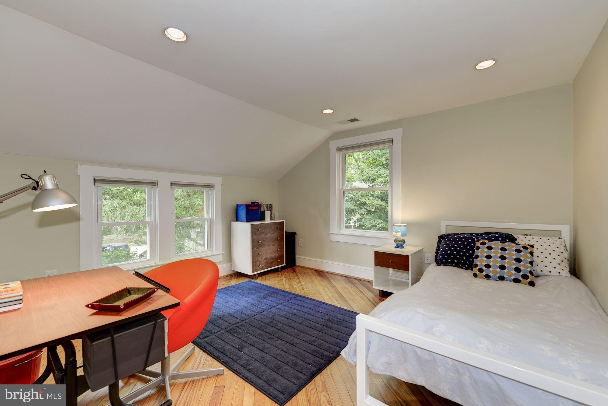 CRESTVIEW - Residential