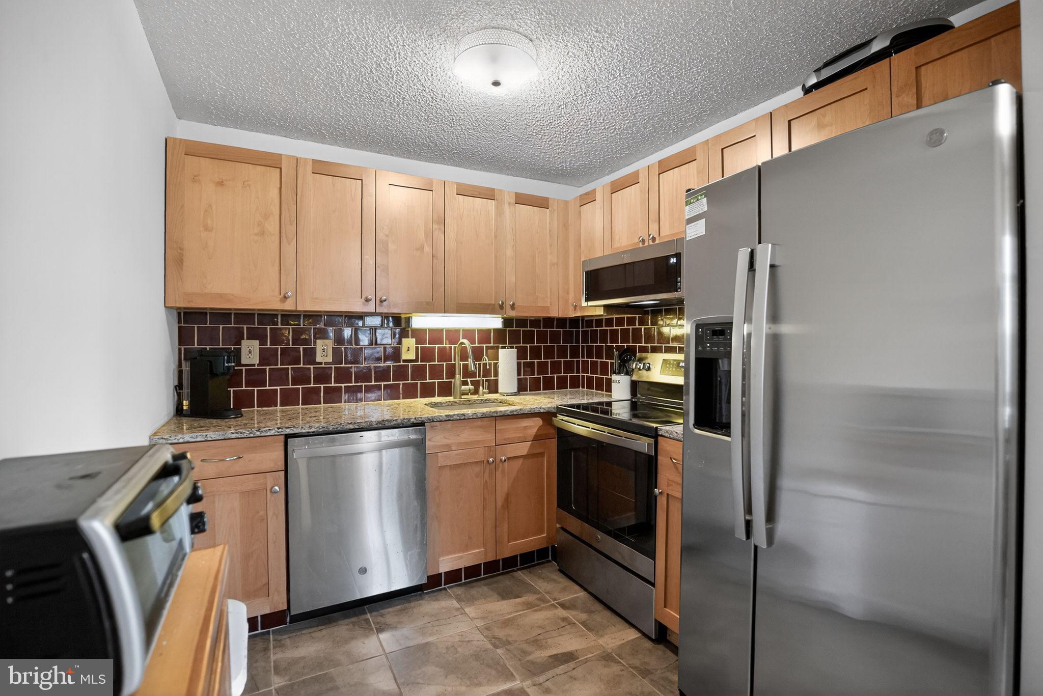 HOLLY HOUSE - Residential