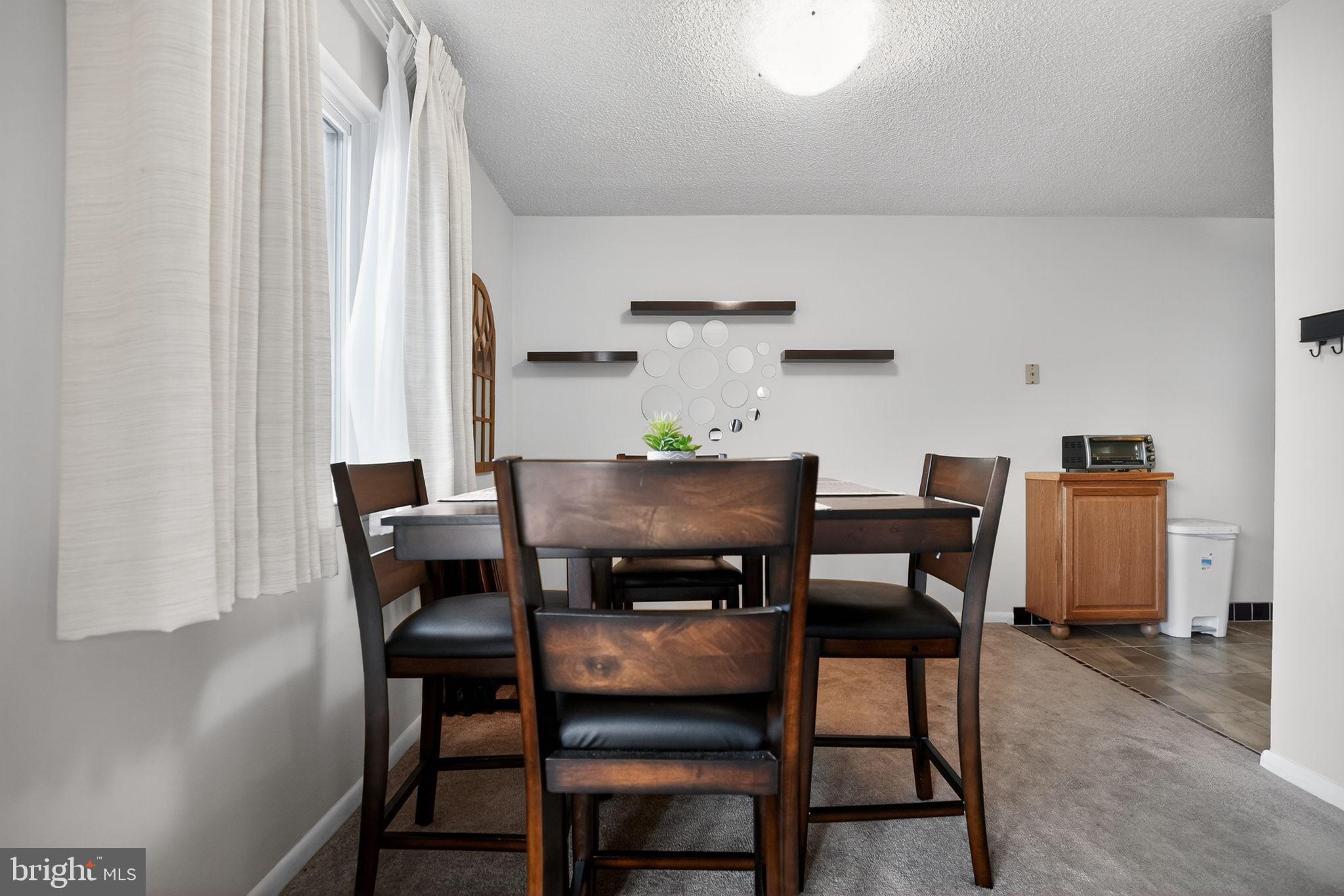 HOLLY HOUSE - Residential