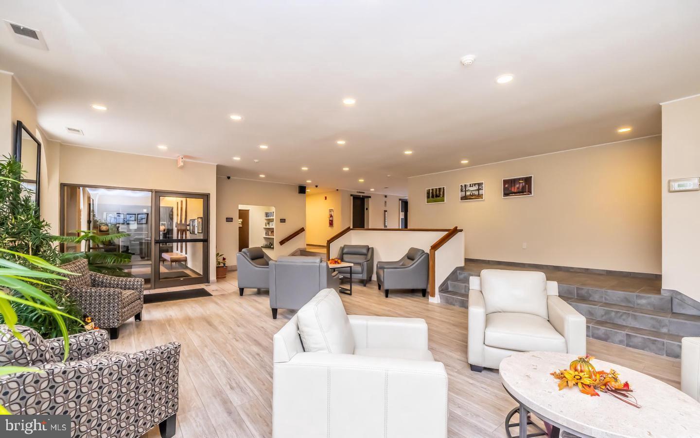 HOLLY HOUSE - Residential