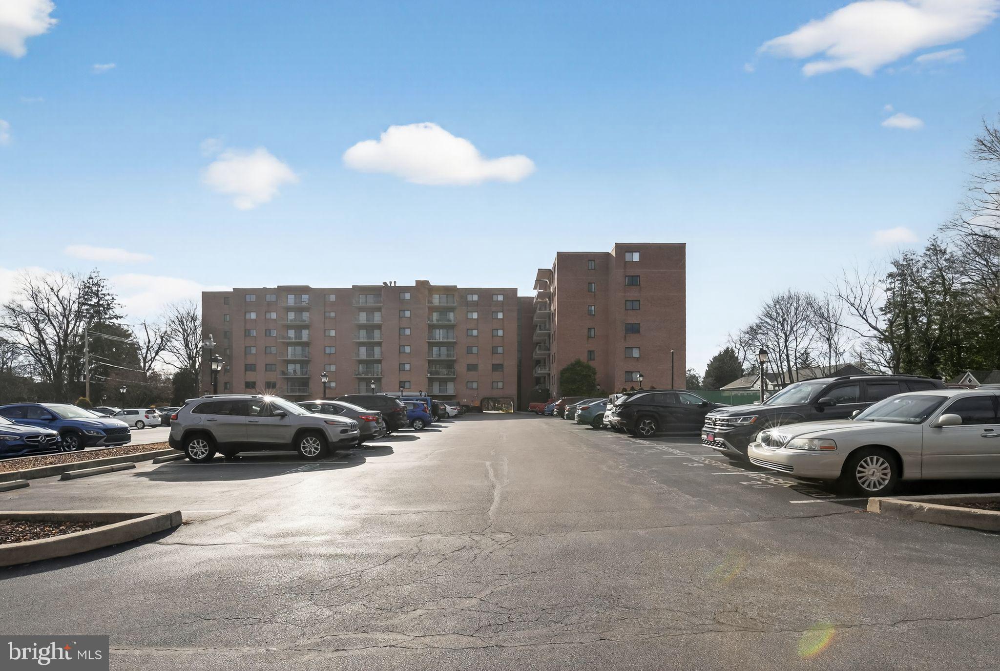 HOLLY HOUSE - Residential