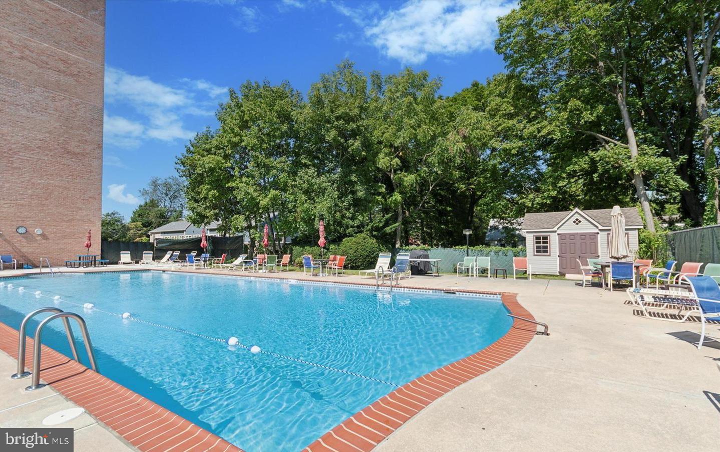 HOLLY HOUSE - Residential