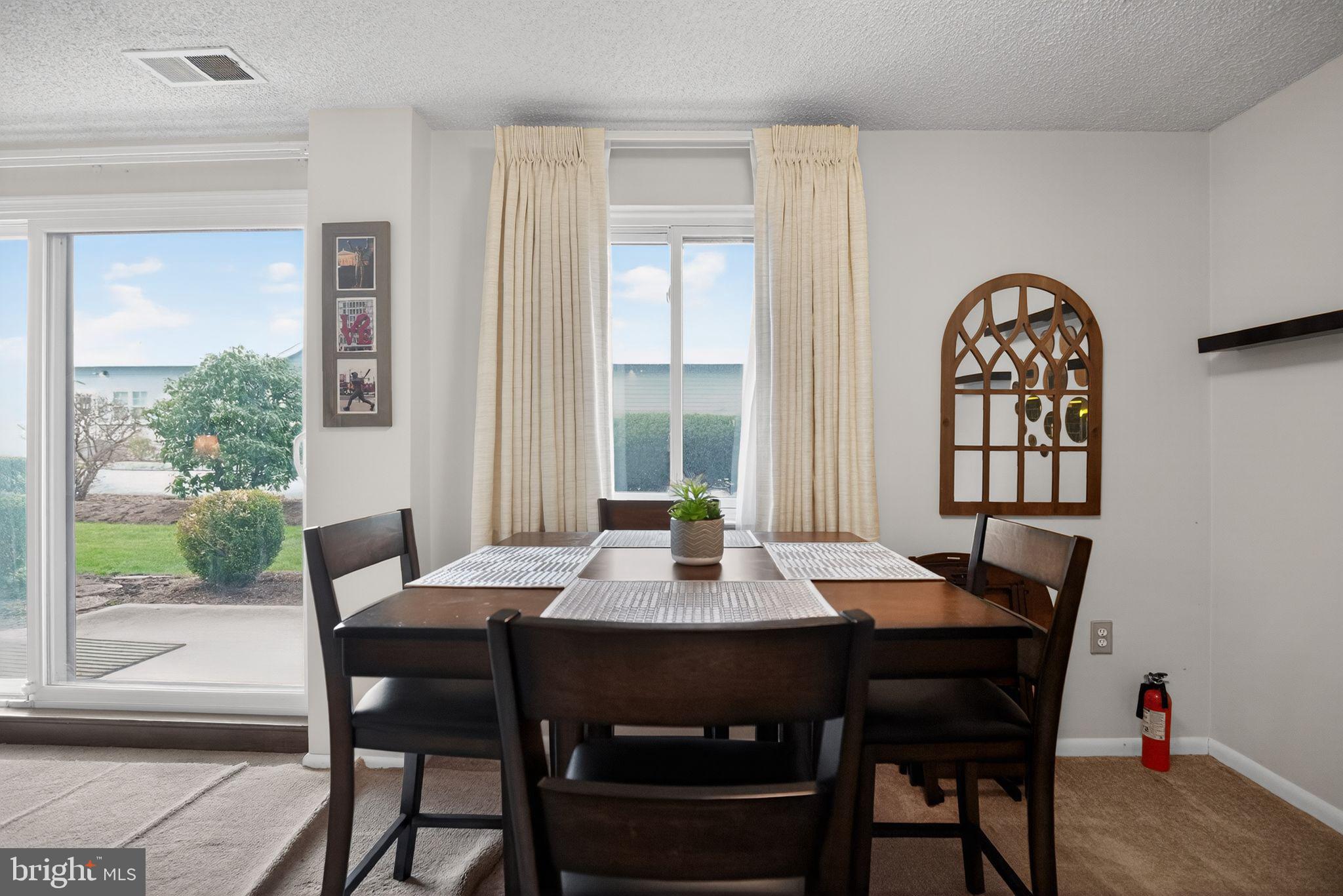 HOLLY HOUSE - Residential