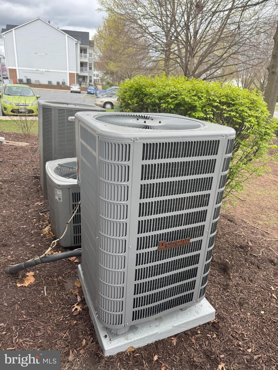 OVERLOOK - Residential Lease