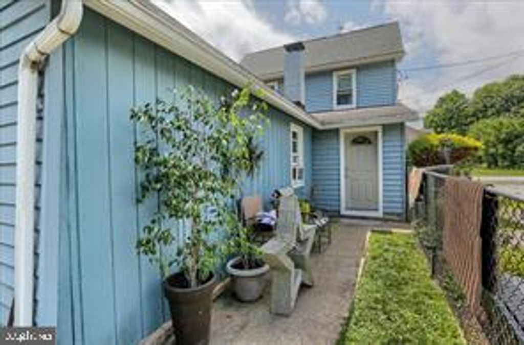 Photo of 17 Homewood Street, DILLSBURG, PA 17019 (MLS # PAYK2091464)