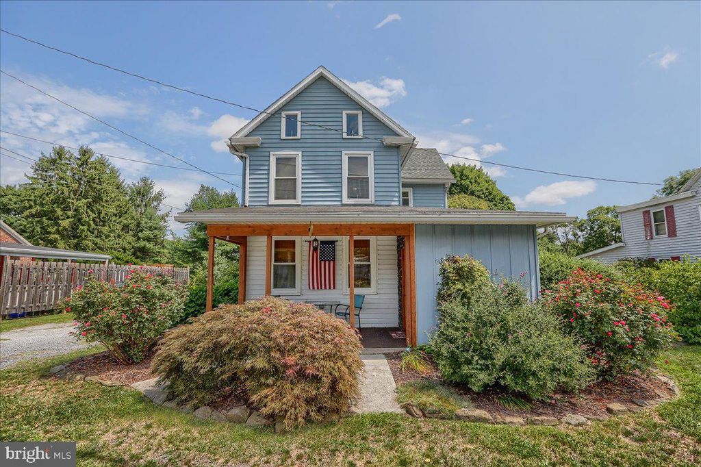Photo of 17 Homewood Street, DILLSBURG, PA 17019 (MLS # PAYK2091464)