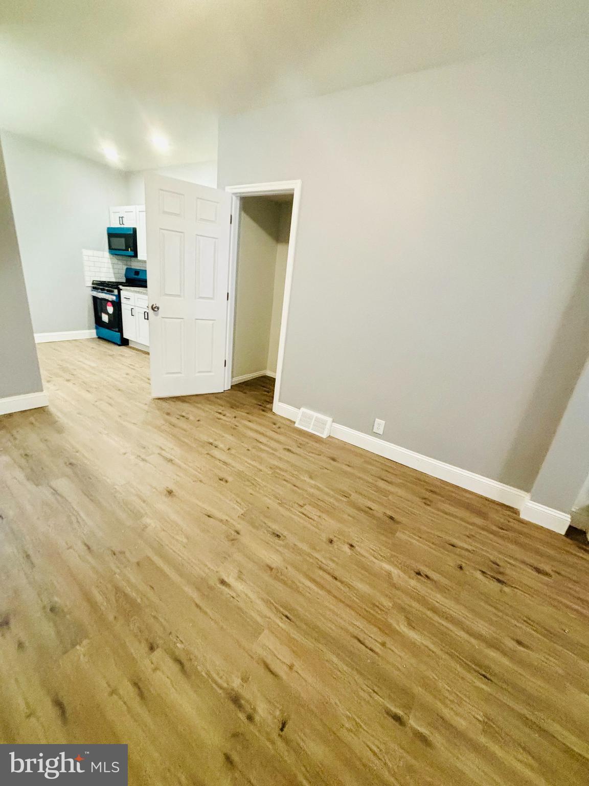 KENSINGTON - Residential