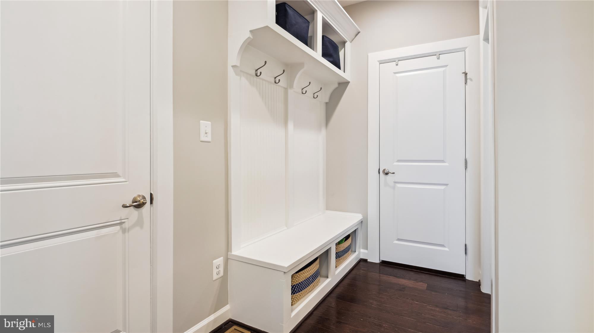 SEVEN HILLS - Residential