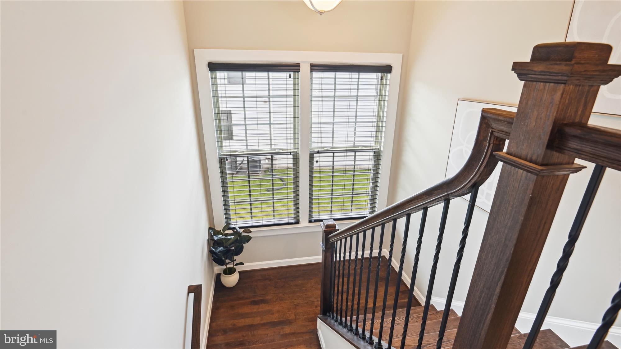 SEVEN HILLS - Residential