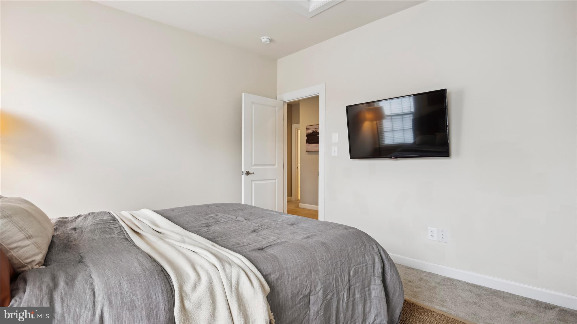 SEVEN HILLS - Residential