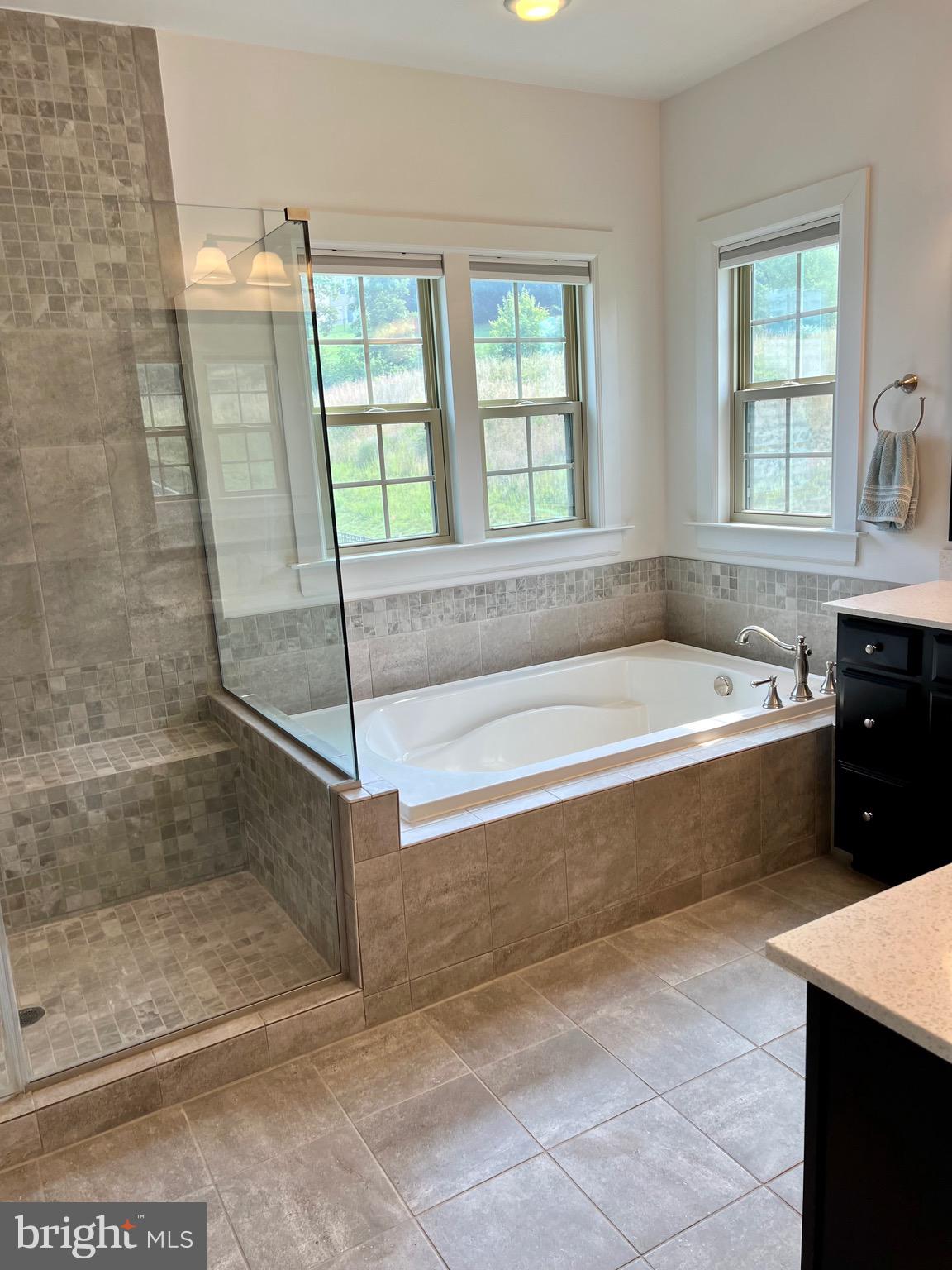 SEVEN HILLS - Residential