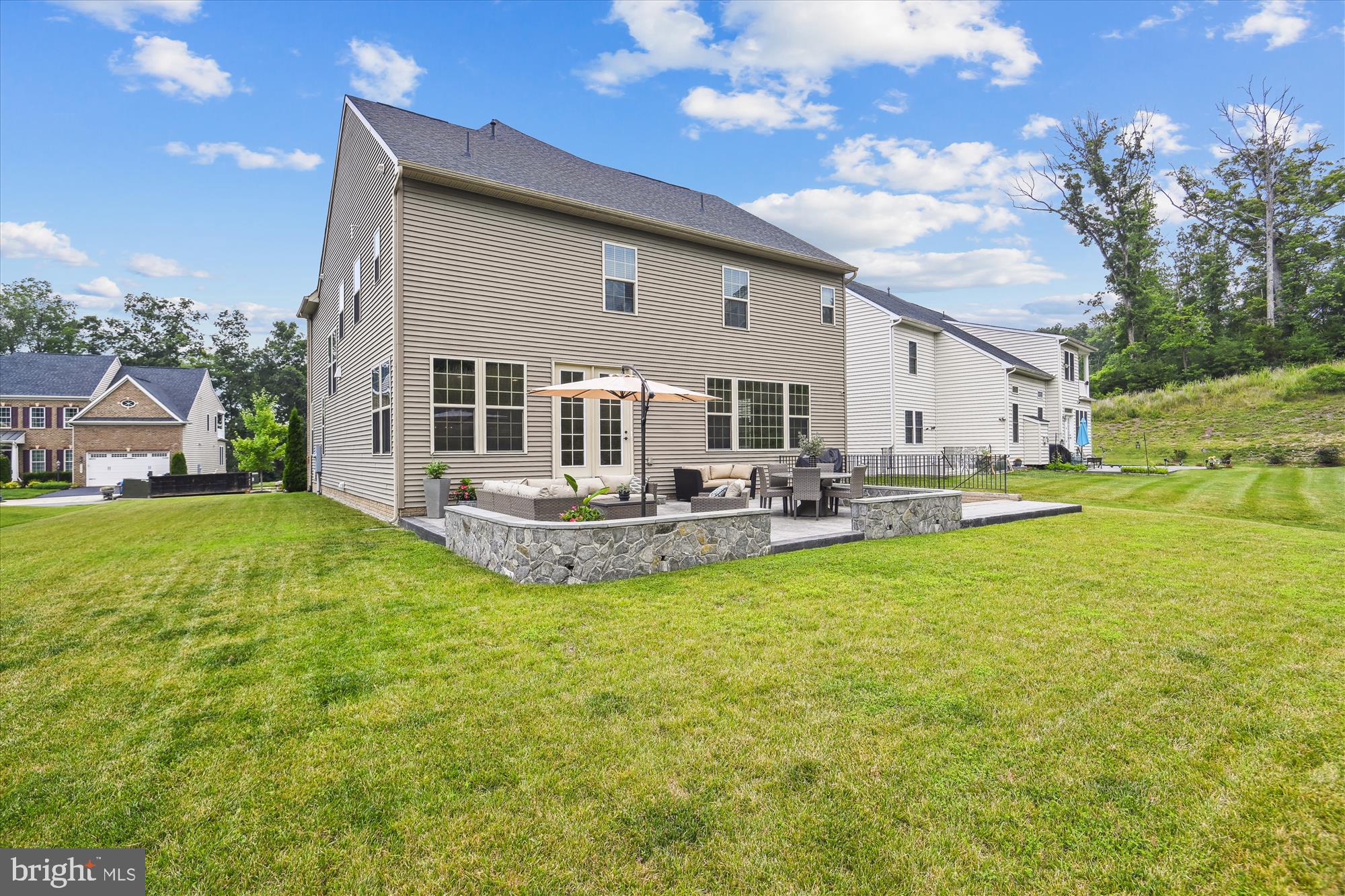 SEVEN HILLS - Residential