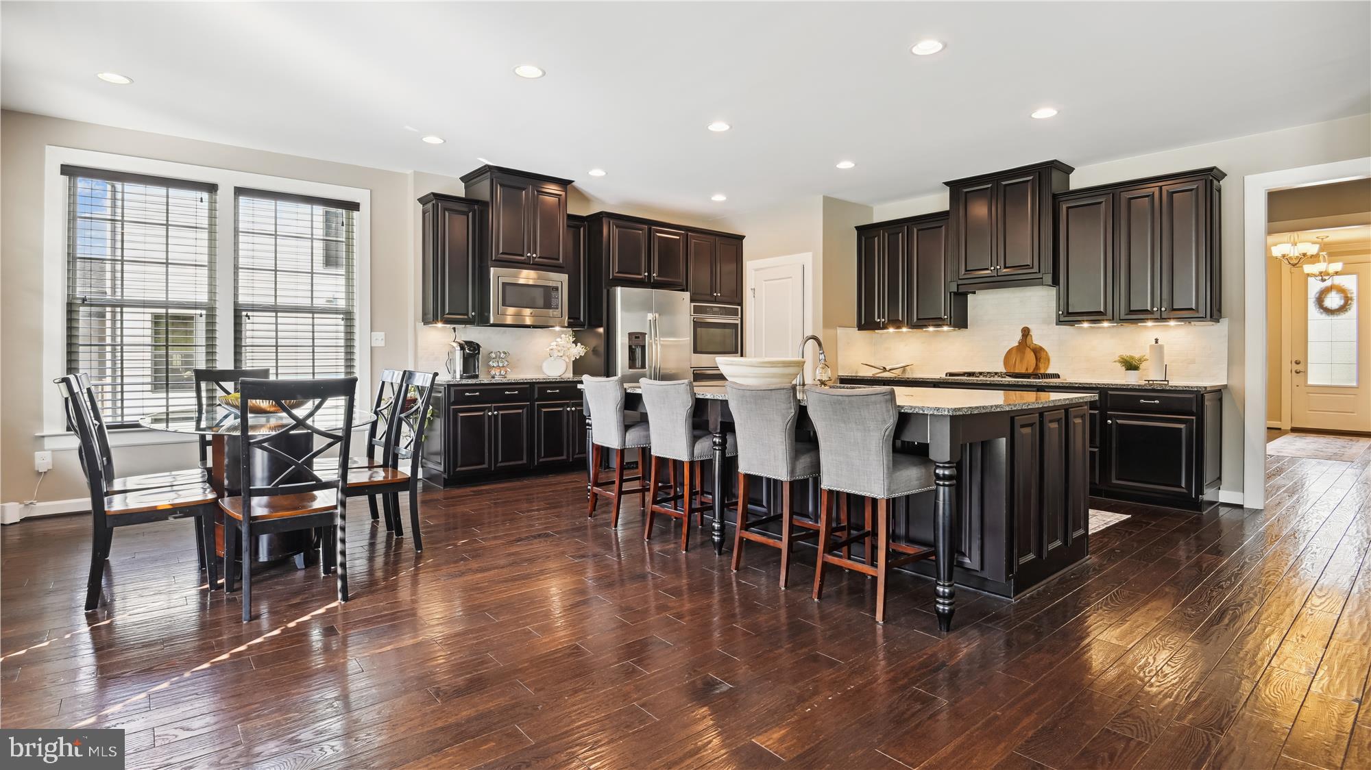 SEVEN HILLS - Residential