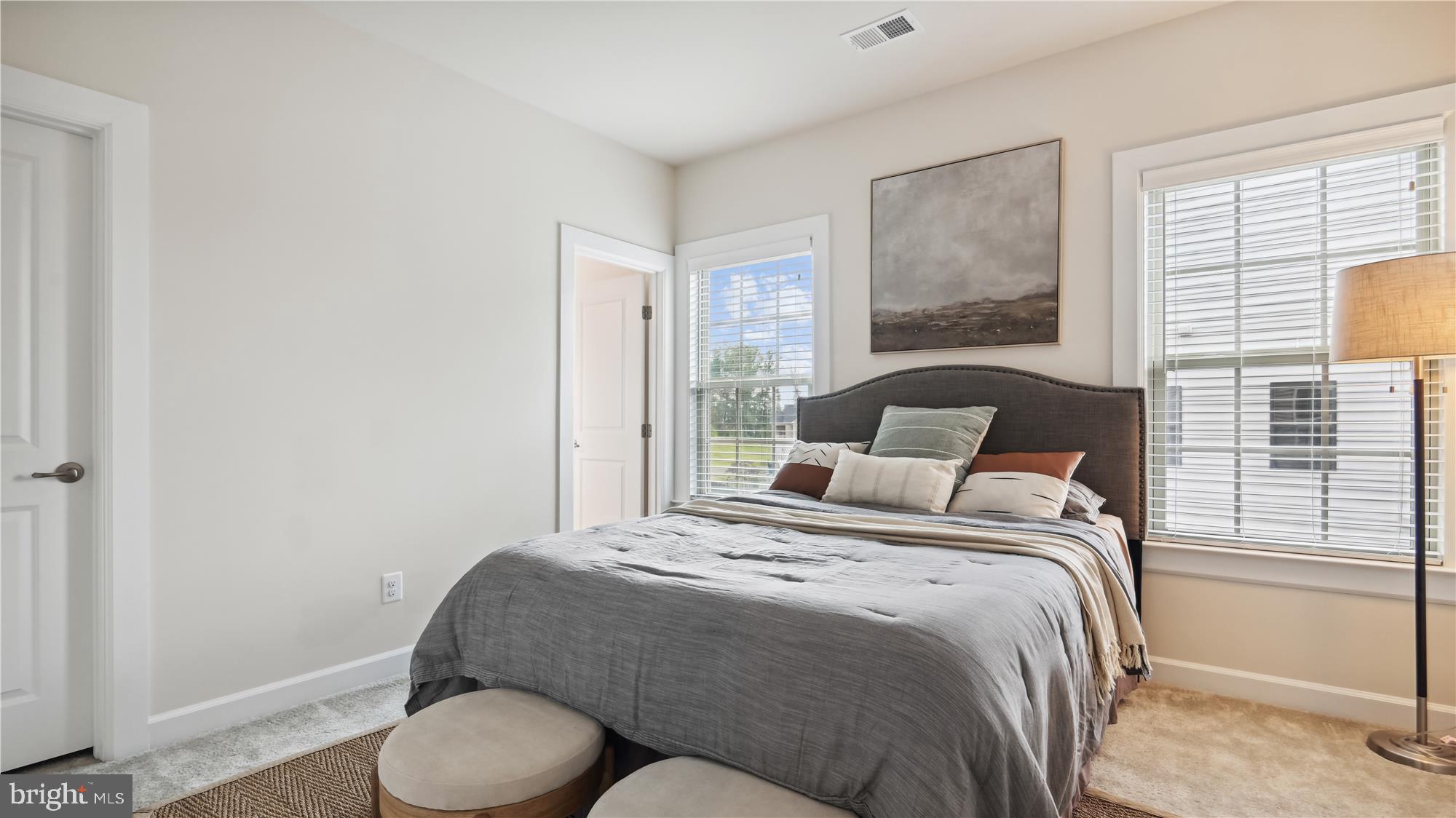 SEVEN HILLS - Residential