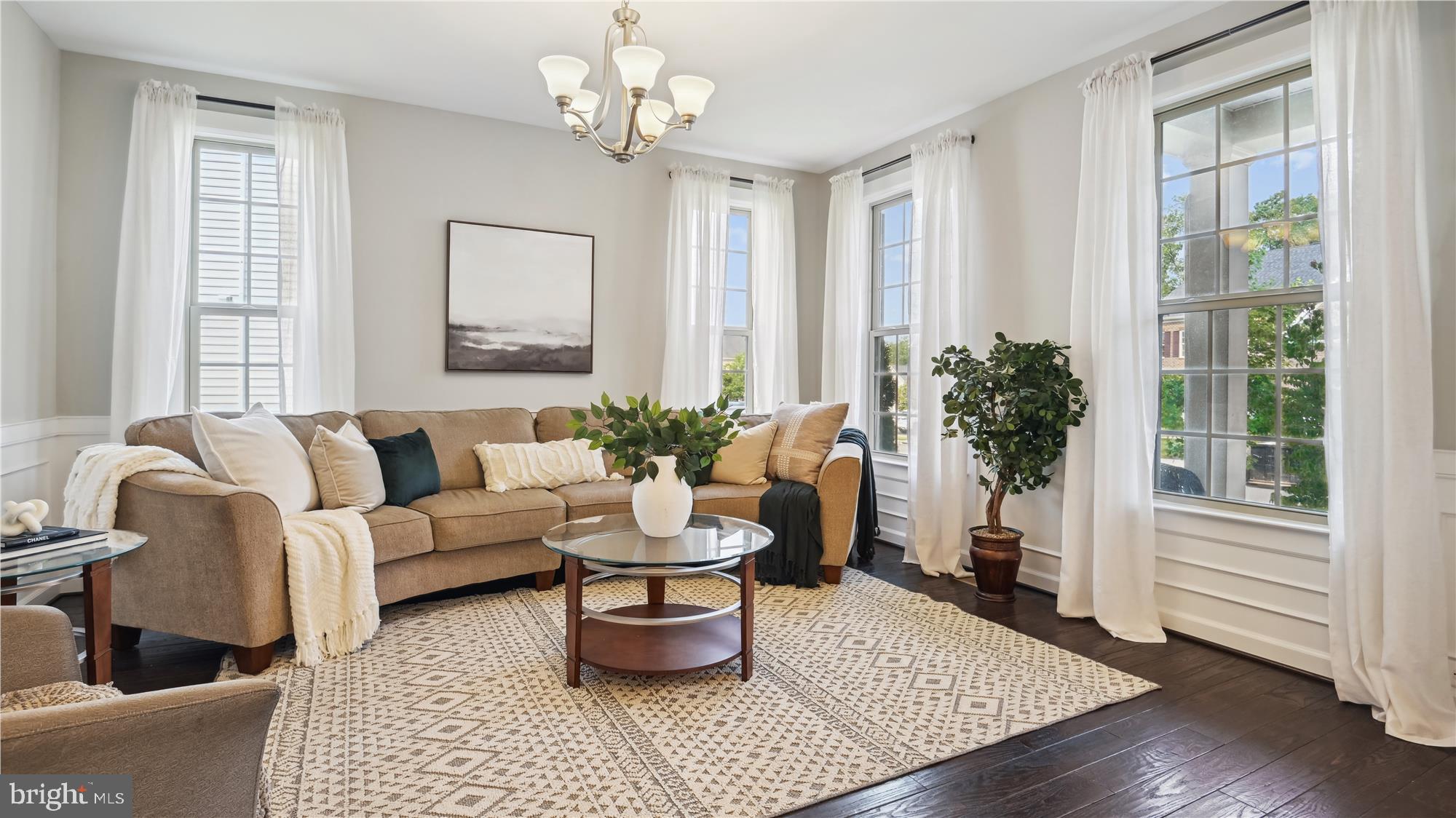 SEVEN HILLS - Residential