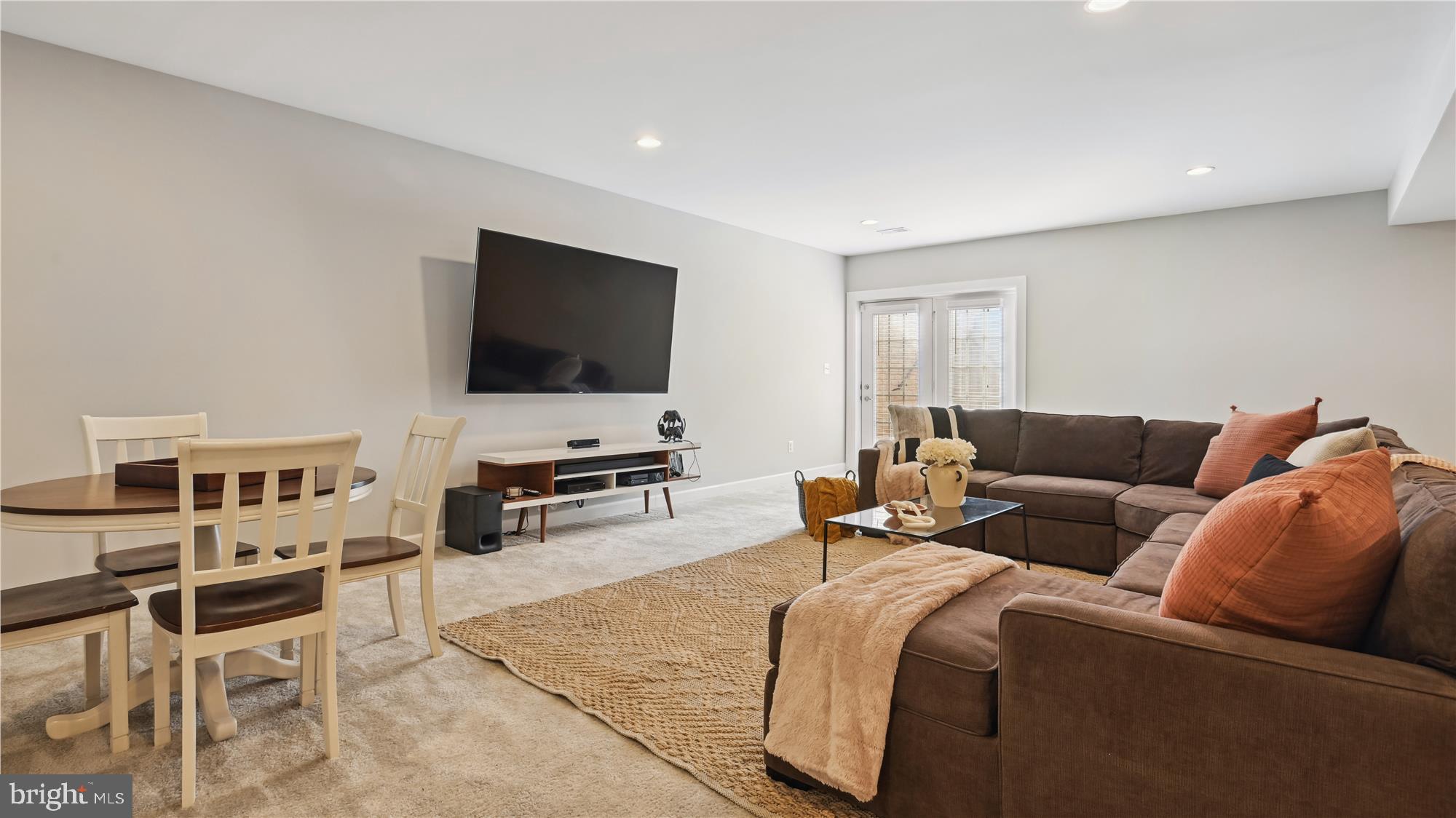 SEVEN HILLS - Residential