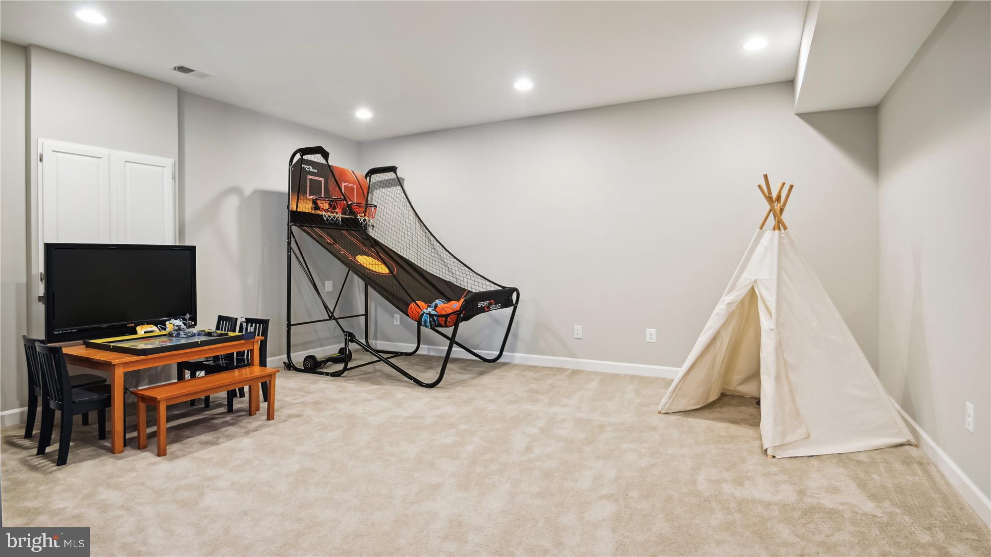 SEVEN HILLS - Residential