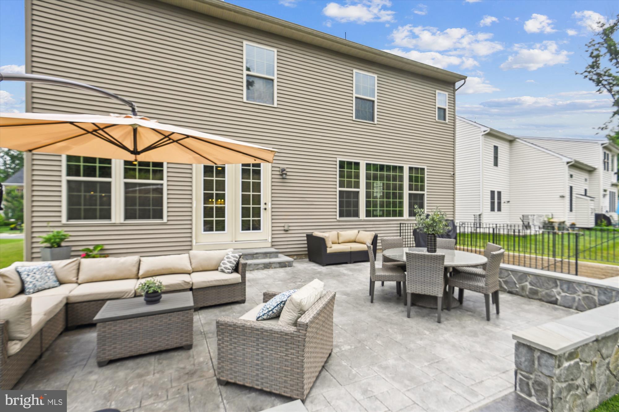 SEVEN HILLS - Residential