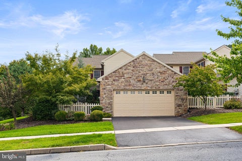 Townhouse For Sale - 2271 Southpoint Drive<br/> Dauphin County, HUMMELSTOWN, PA 17036