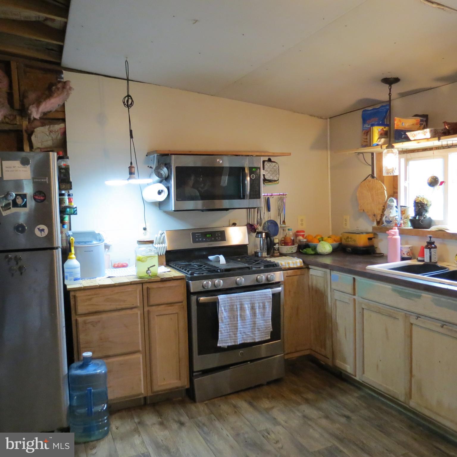 NO SUBDIVISION - Residential