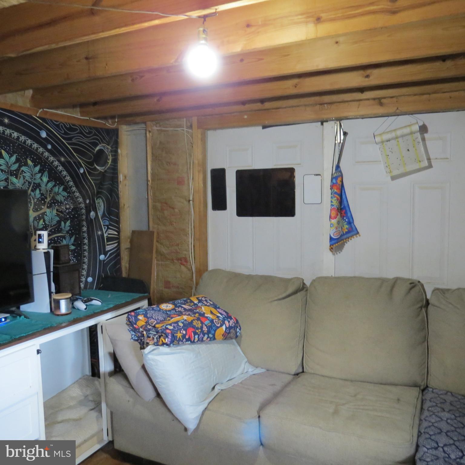 NO SUBDIVISION - Residential