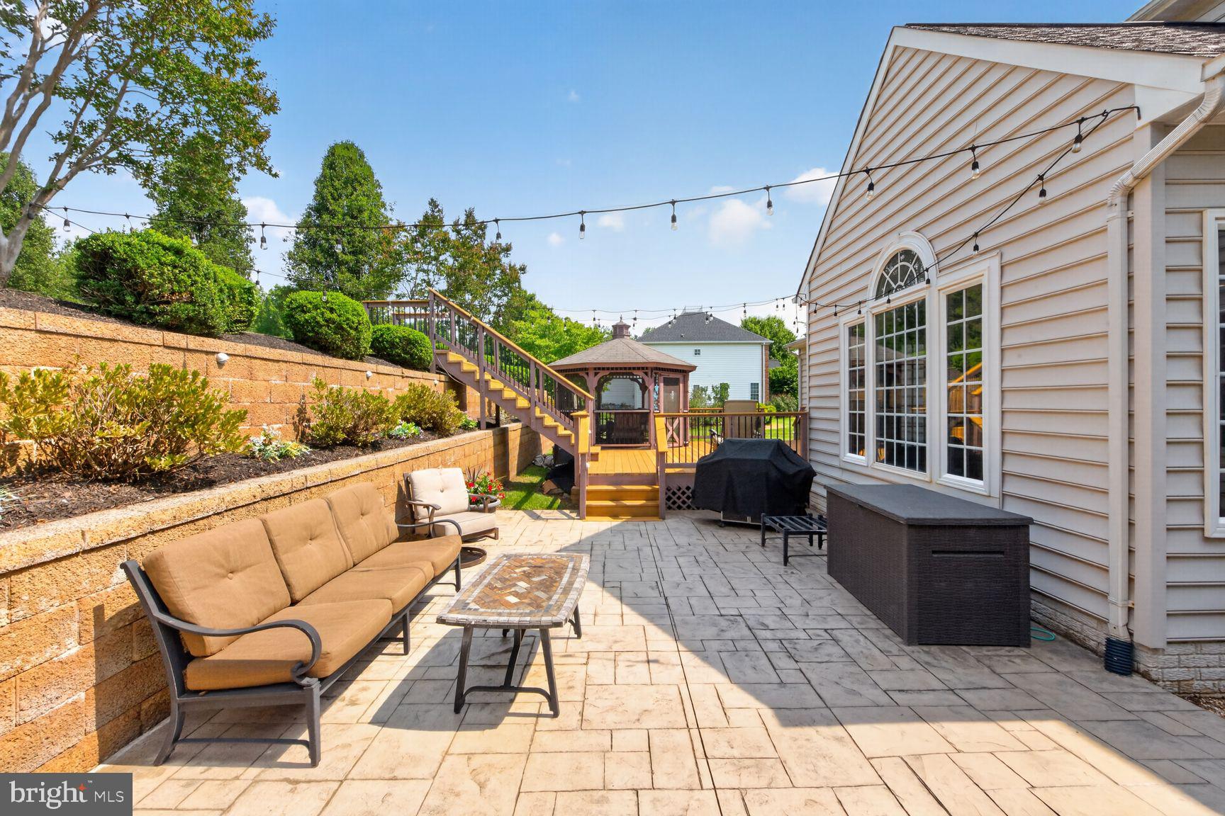 7114 NEW KENSINGTON COURT
