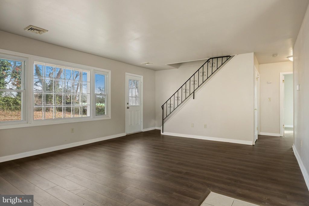 Photo of 27 Marshal Lane, WILLINGBORO, NJ 08046 (MLS # NJBL2102610)