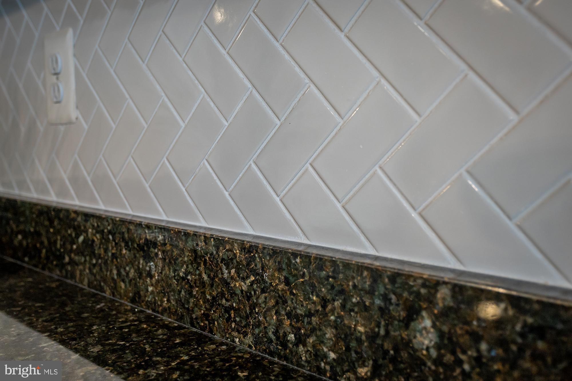 GABLERS SHORE - Residential