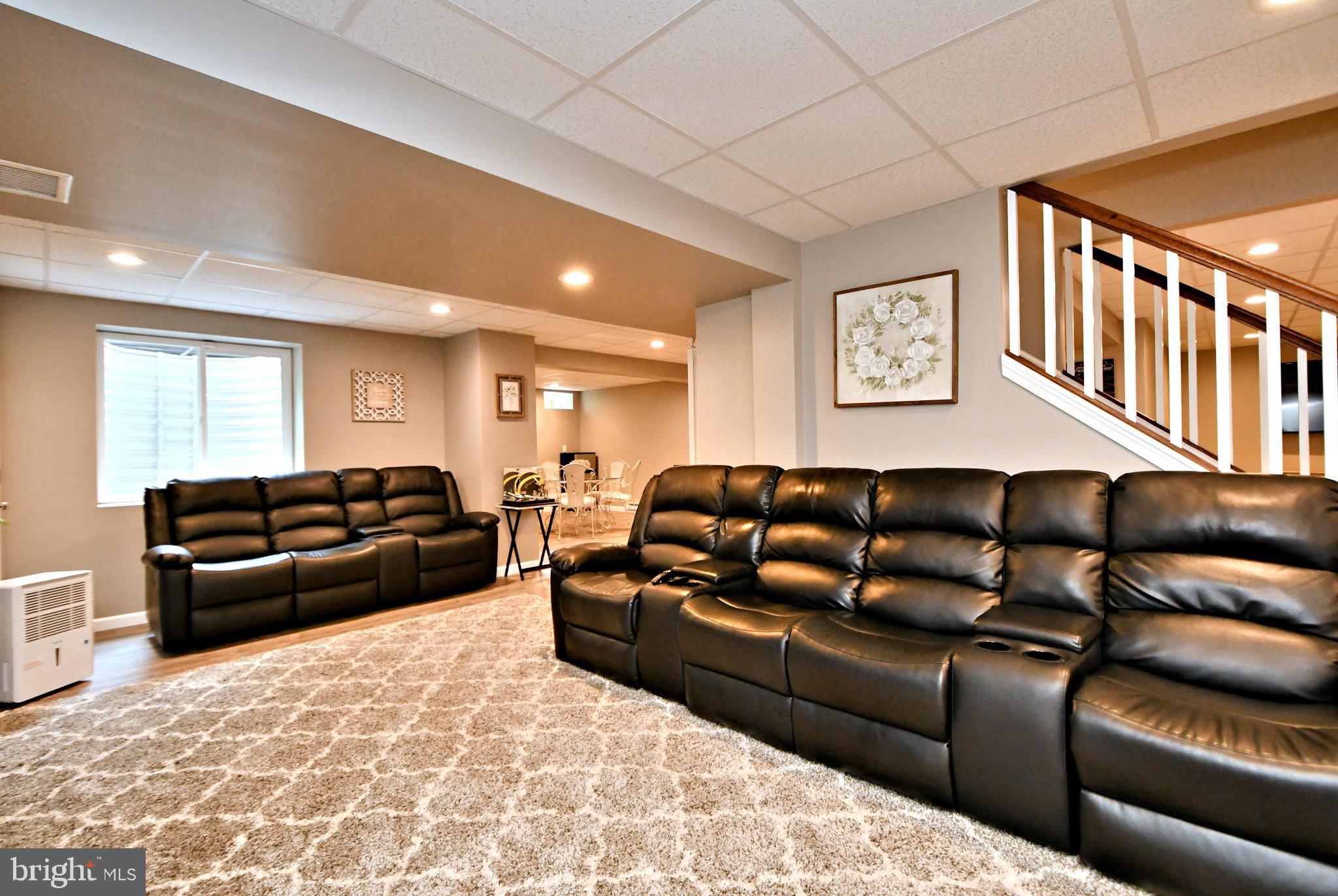 ASHBURN VILLAGE - Residential