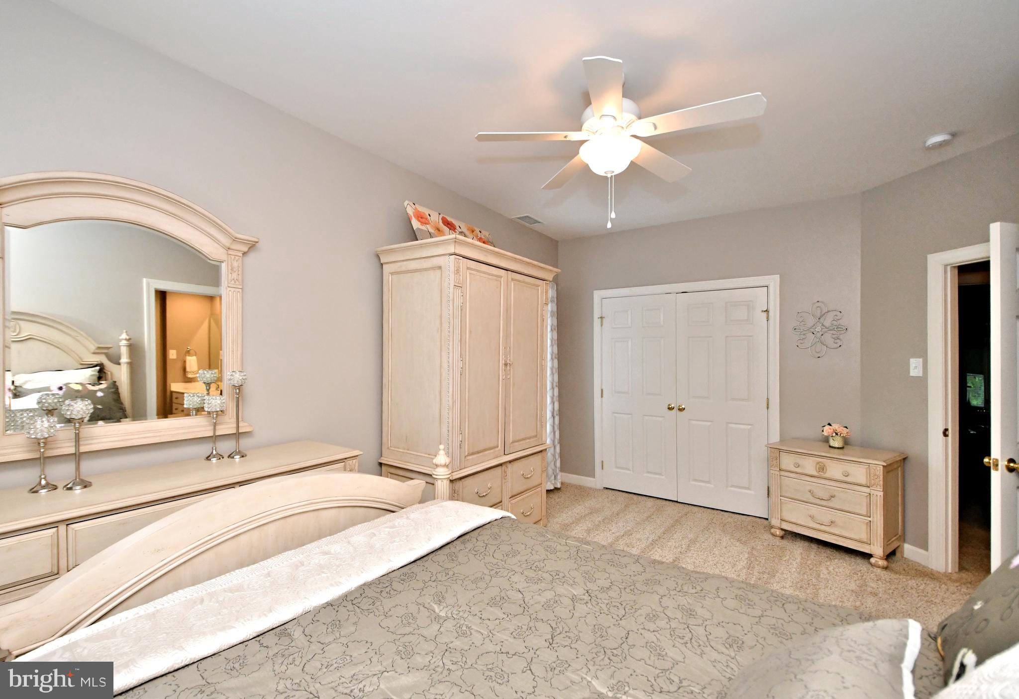 ASHBURN VILLAGE - Residential