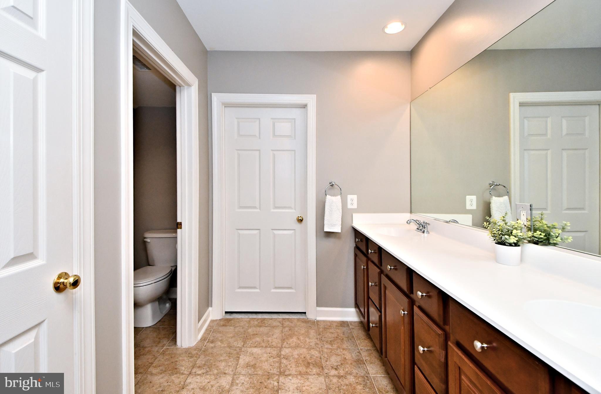 ASHBURN VILLAGE - Residential