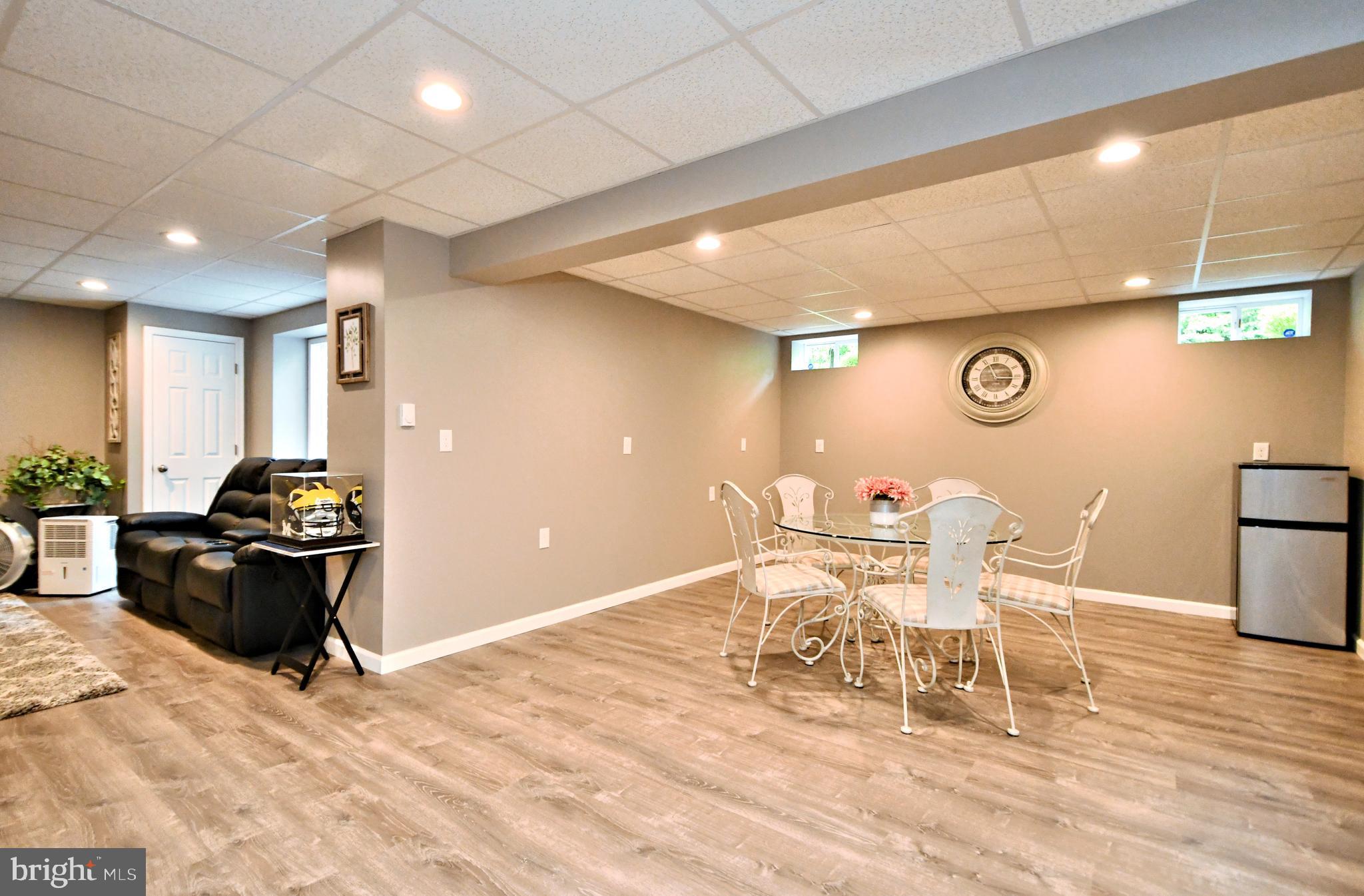 ASHBURN VILLAGE - Residential