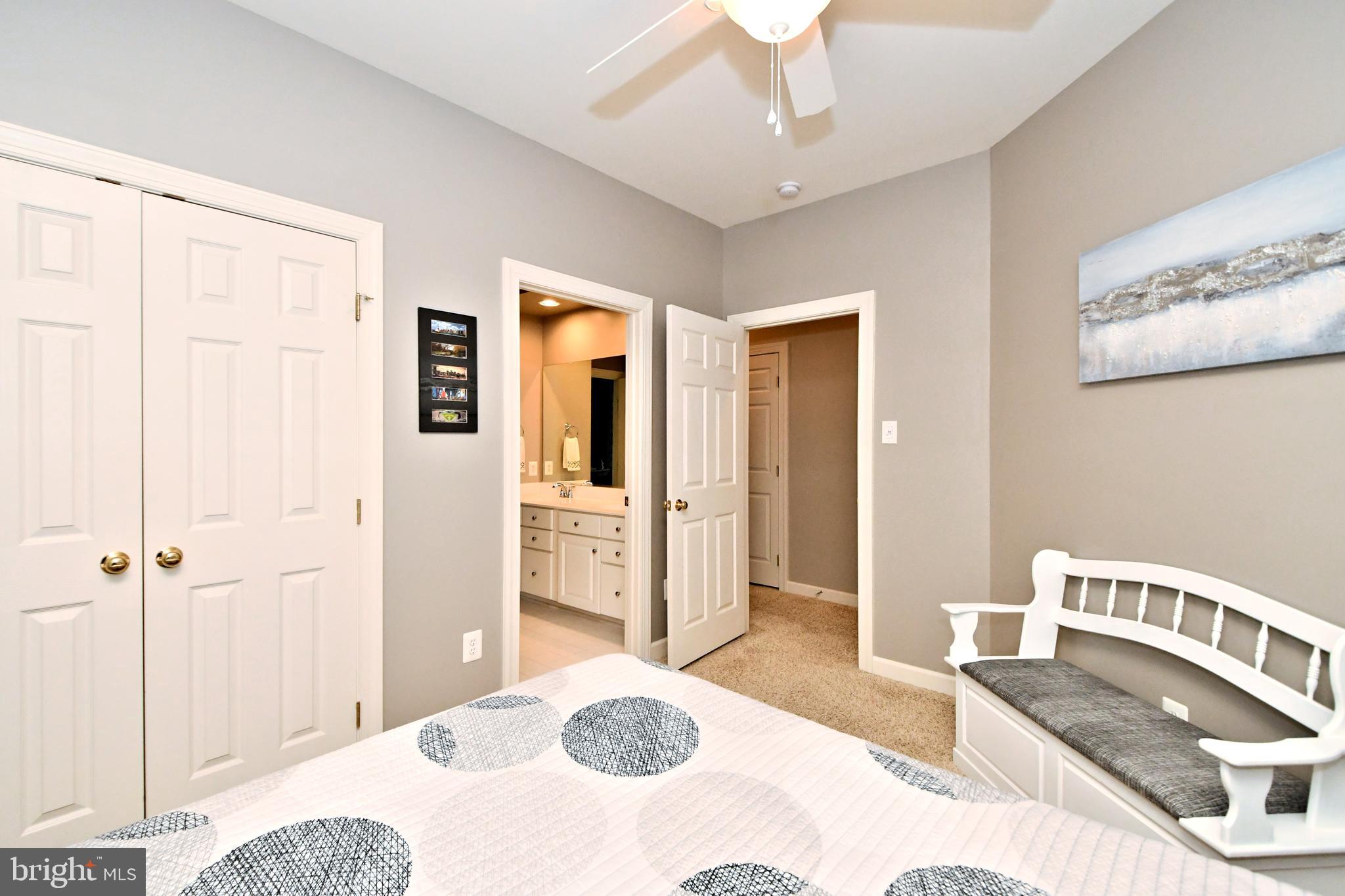 ASHBURN VILLAGE - Residential