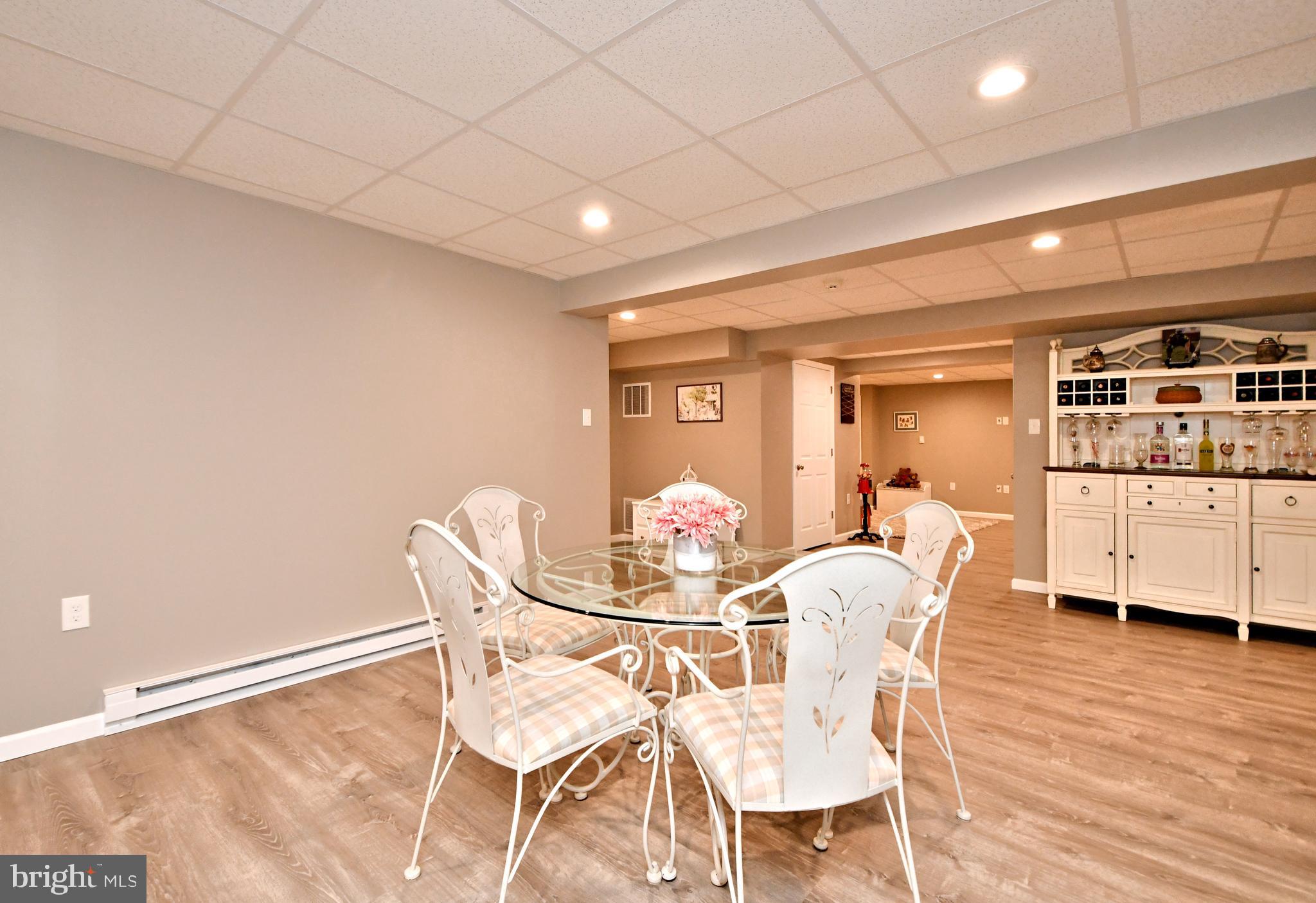 ASHBURN VILLAGE - Residential