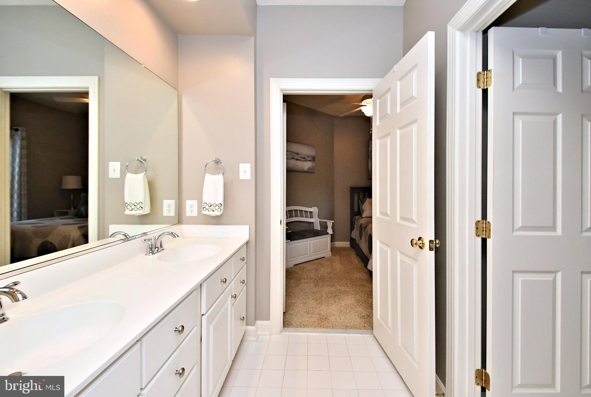 ASHBURN VILLAGE - Residential