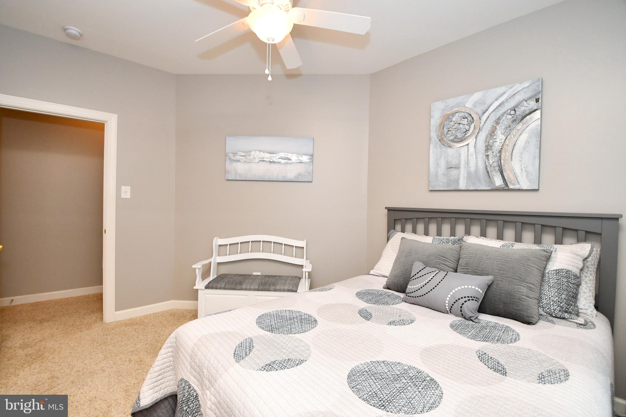 ASHBURN VILLAGE - Residential