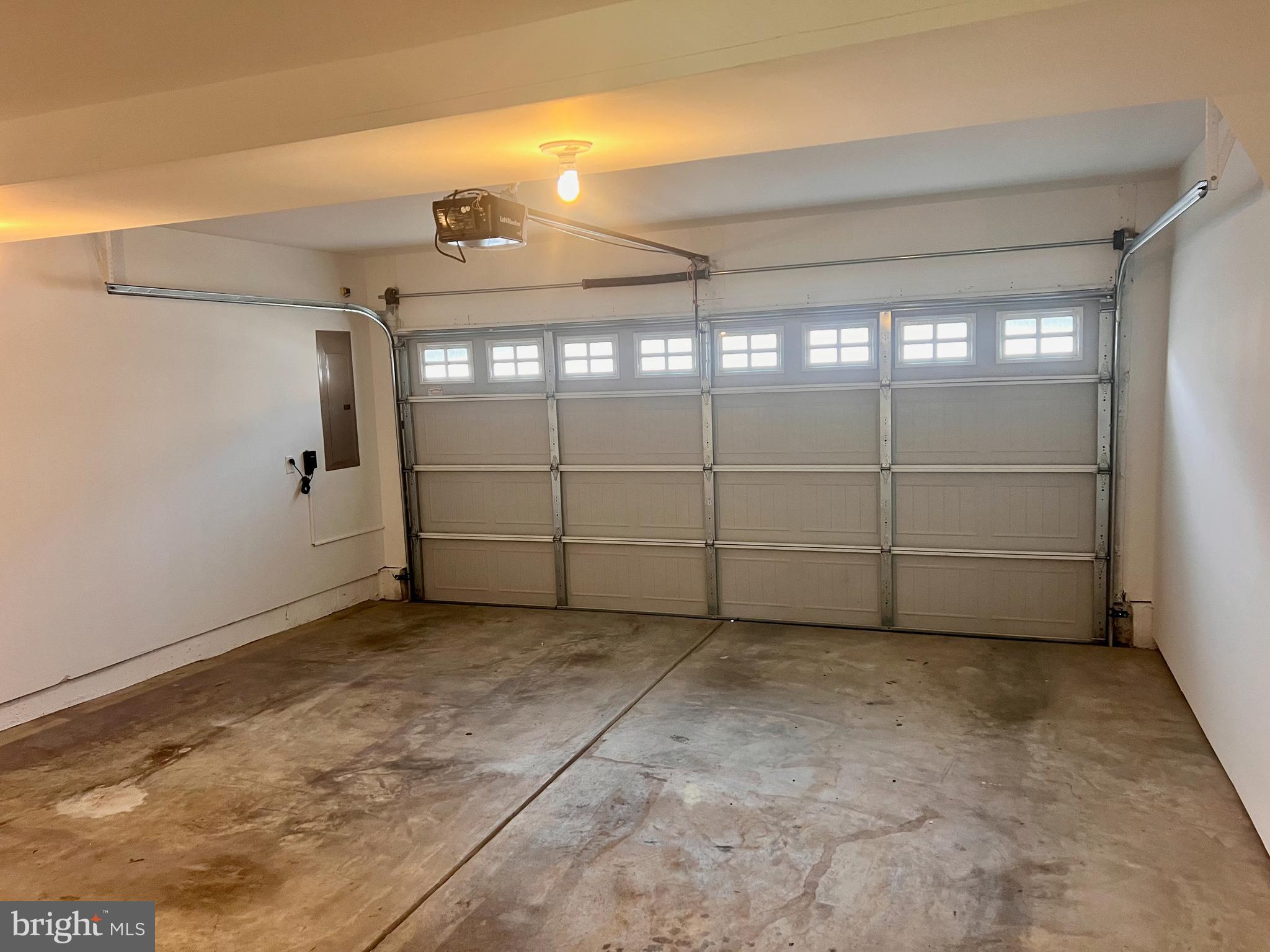 654 JACOBSEN CIRCLE