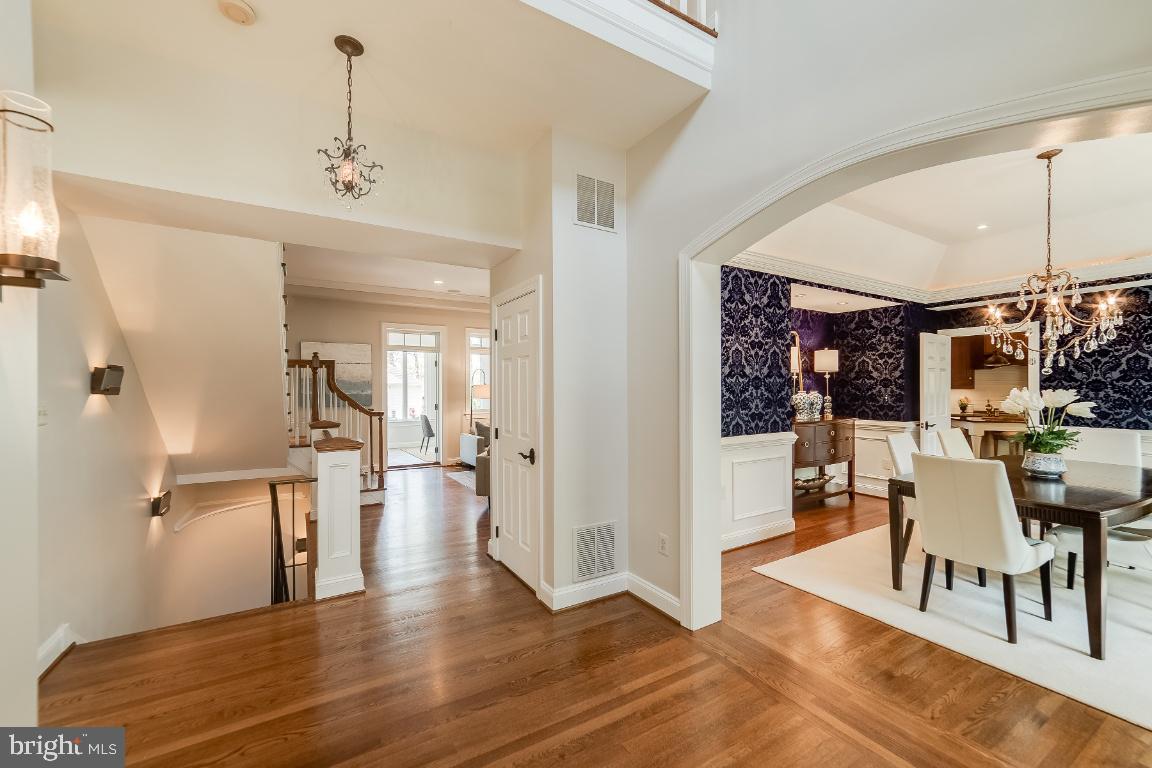 COUNTRY CLUB HILLS - Residential