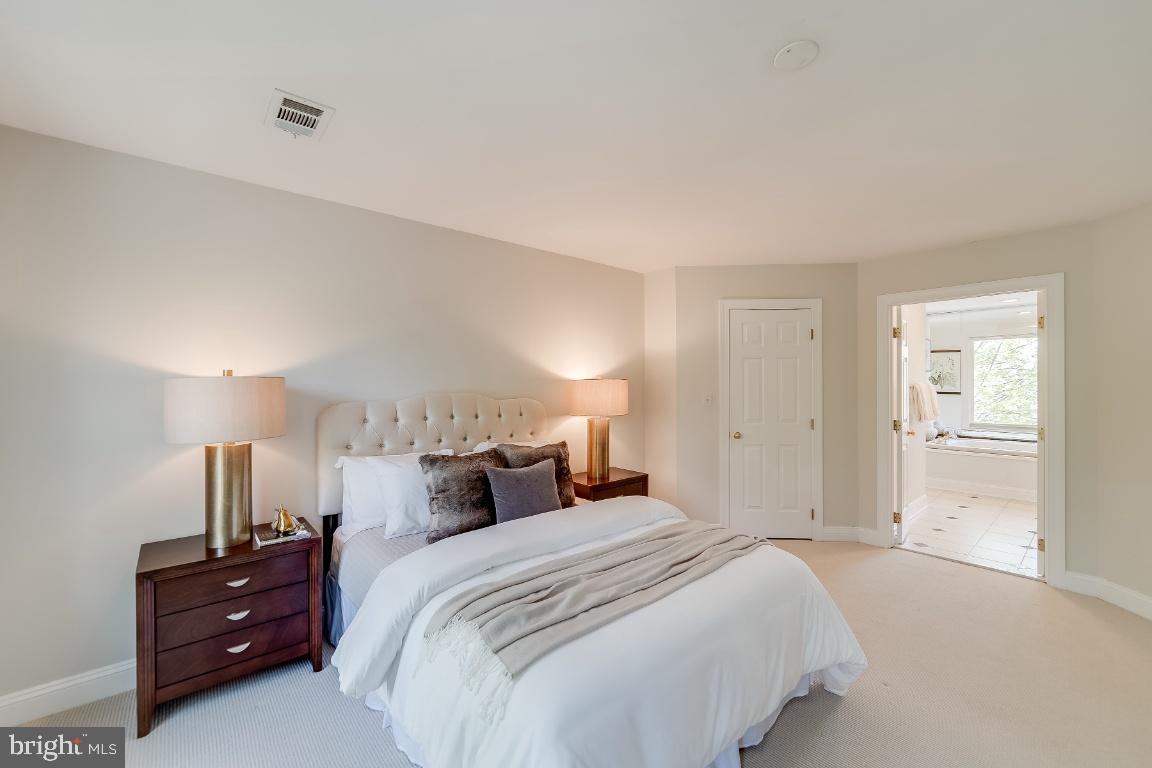 COUNTRY CLUB HILLS - Residential