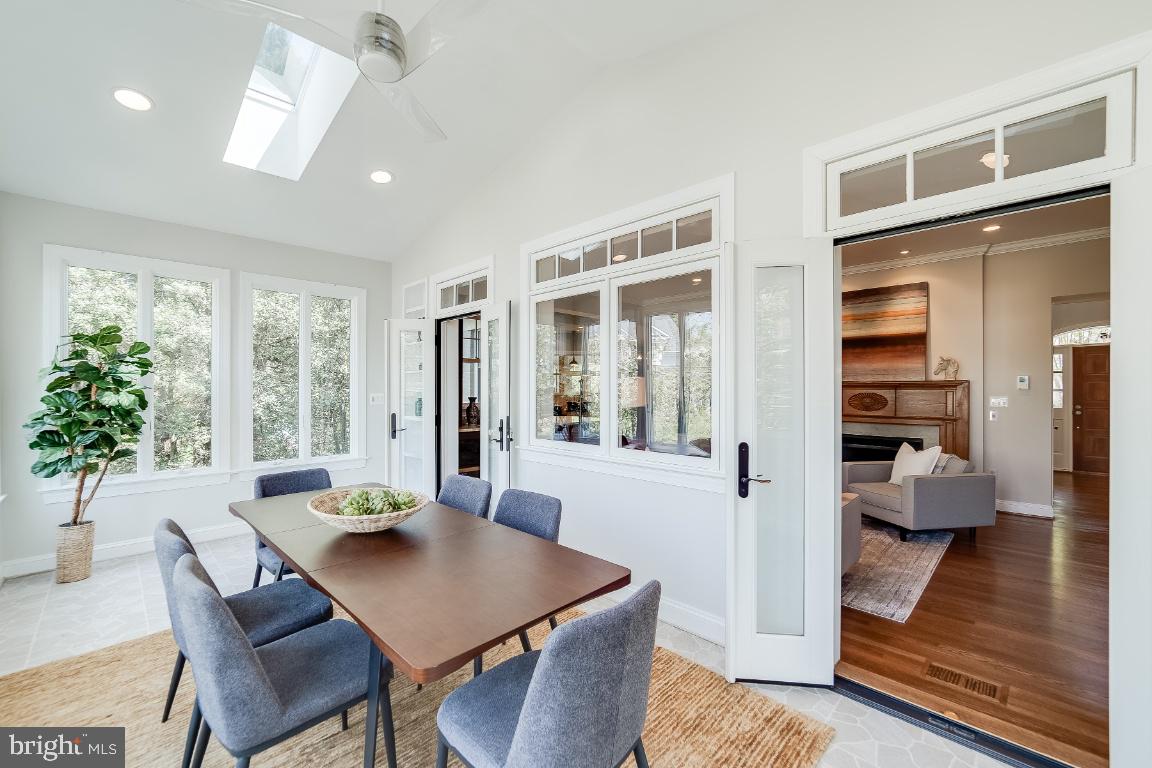 COUNTRY CLUB HILLS - Residential