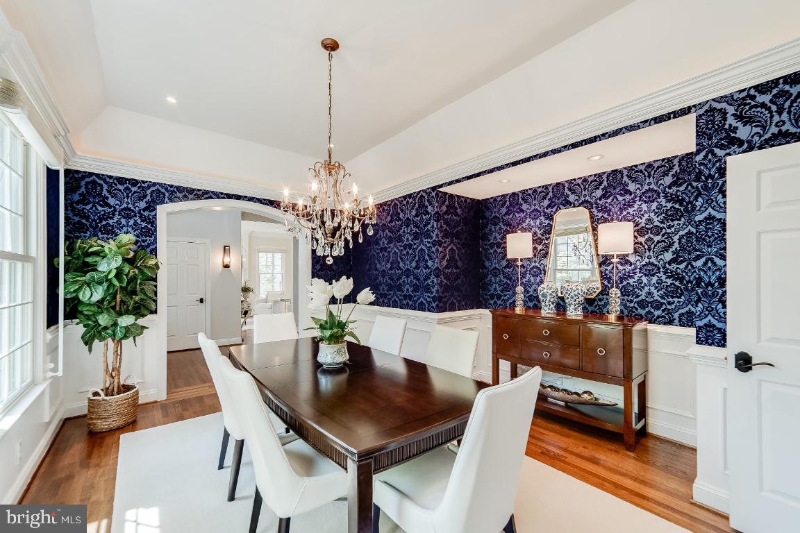 COUNTRY CLUB HILLS - Residential