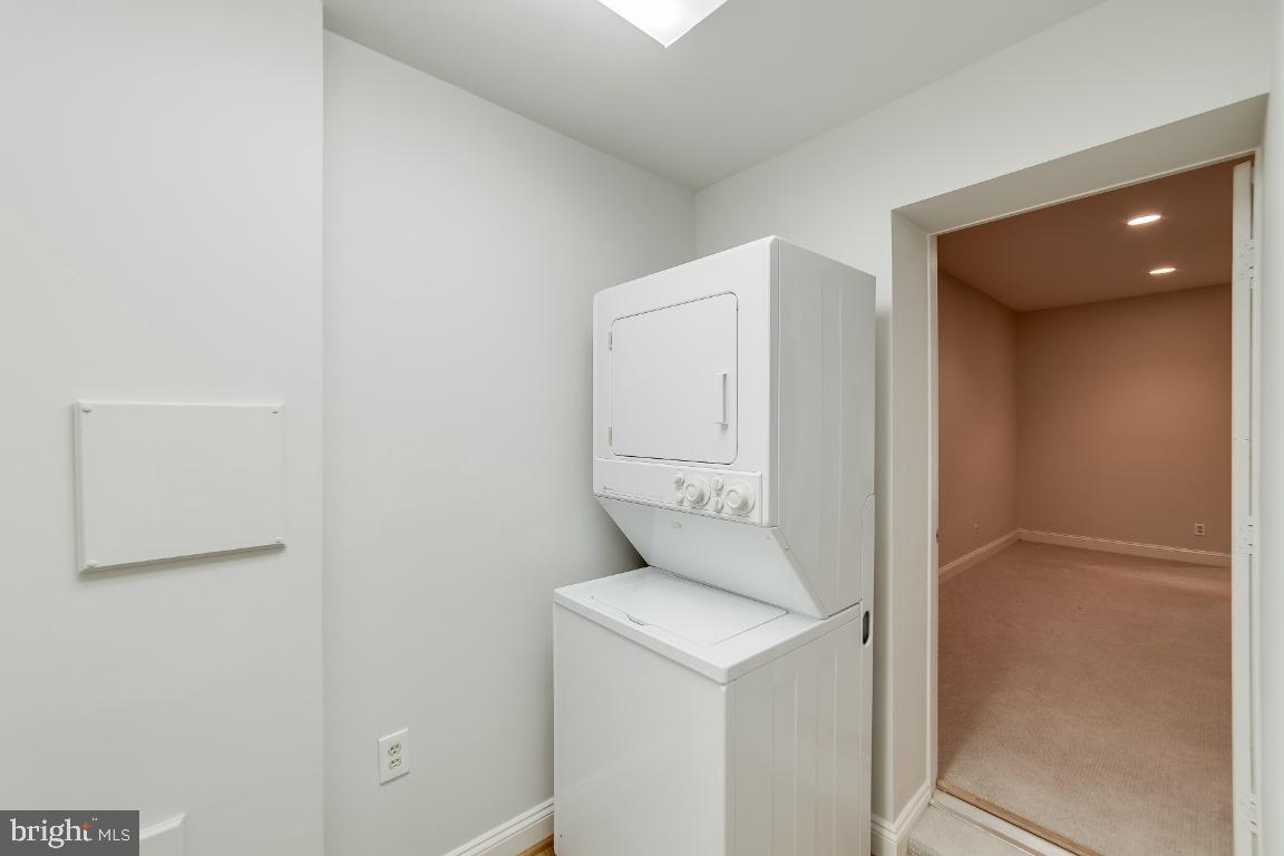 COUNTRY CLUB HILLS - Residential