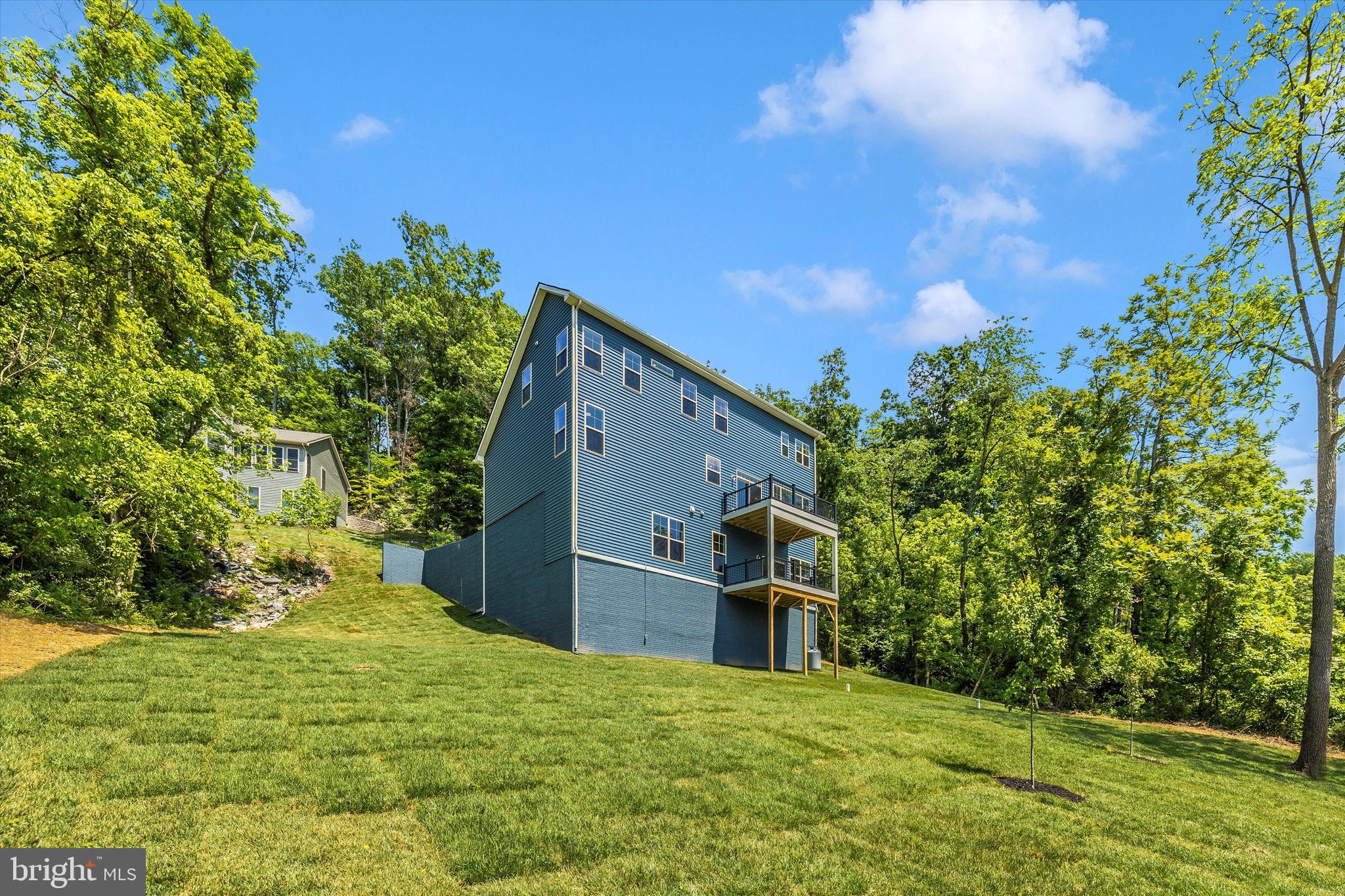 LAKE LINGANORE - Residential