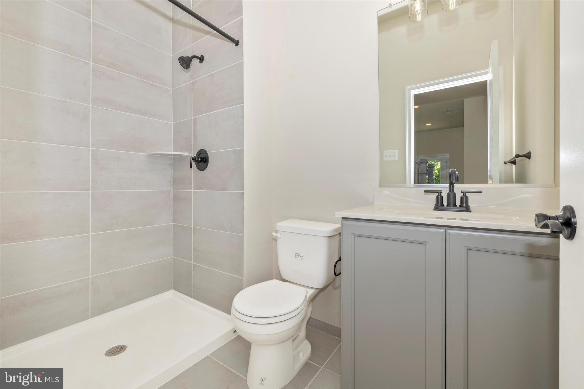 LAKE LINGANORE - Residential