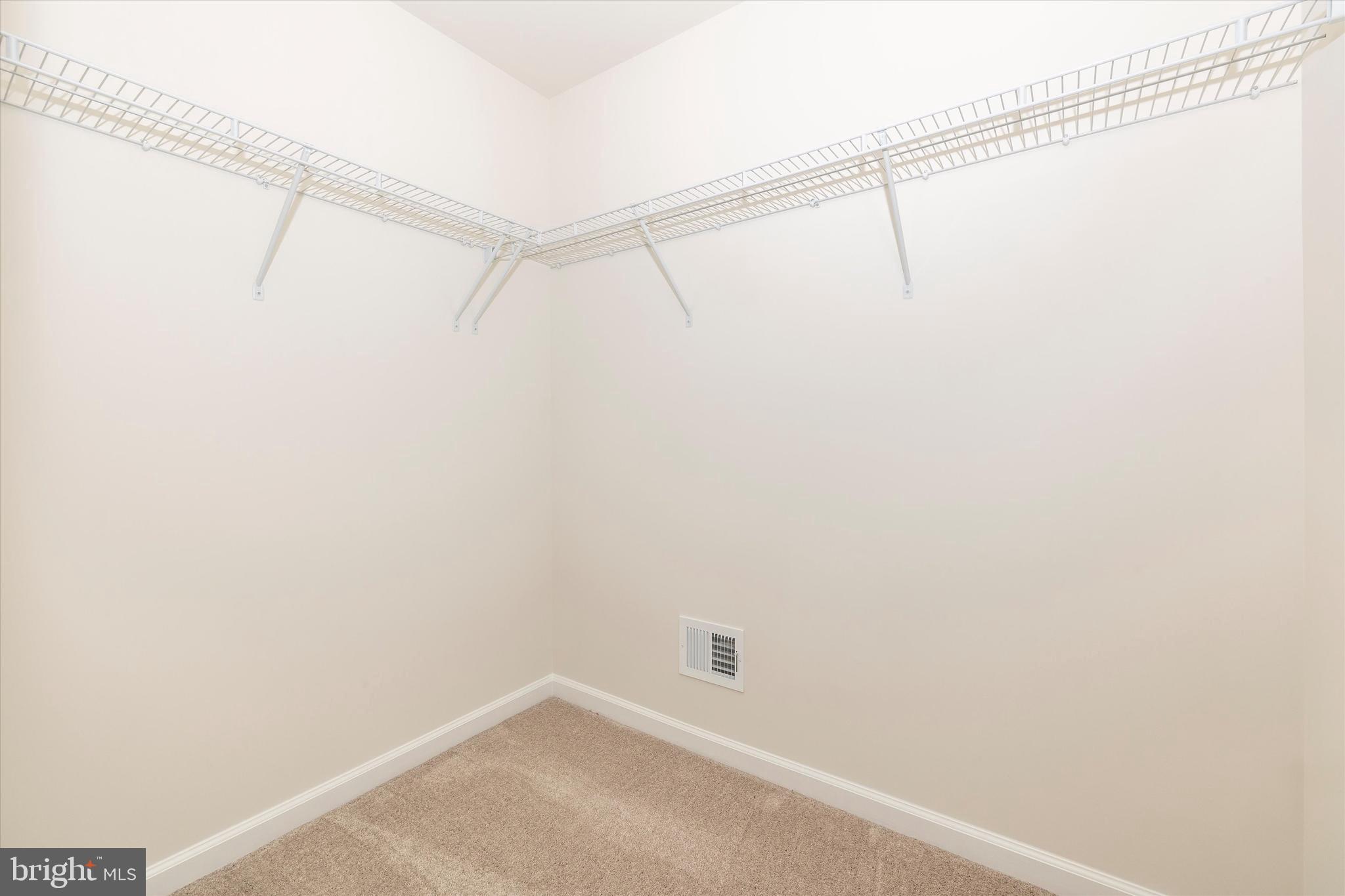 LAKE LINGANORE - Residential