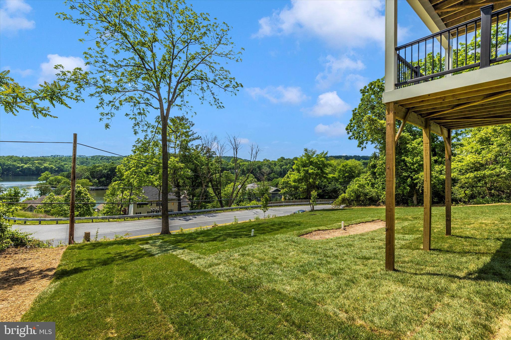 LAKE LINGANORE - Residential