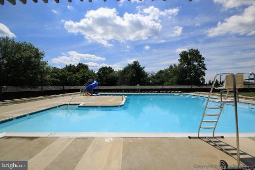 LAKE LINGANORE - Residential