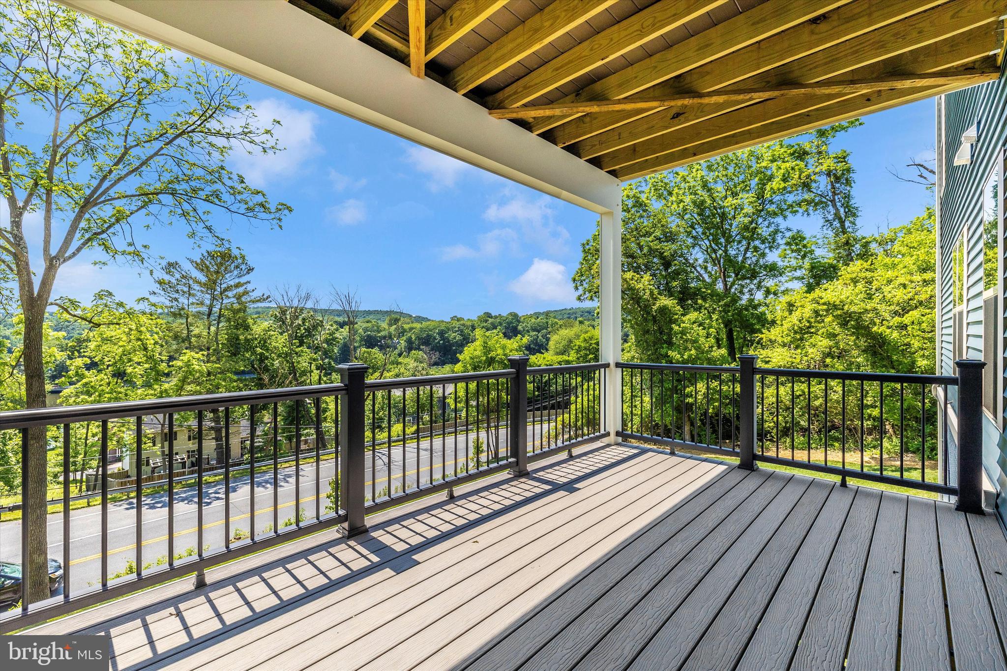 LAKE LINGANORE - Residential