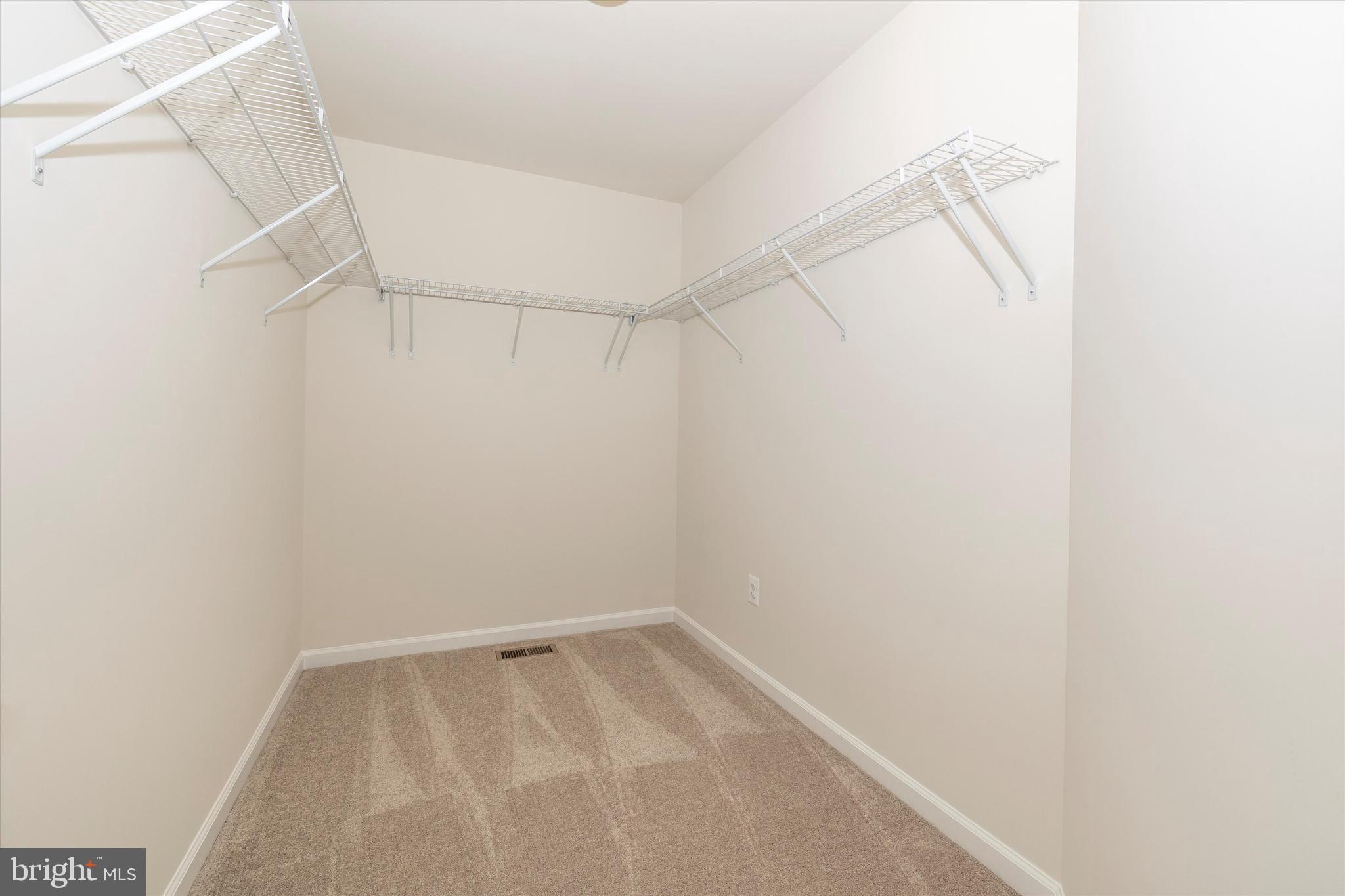 LAKE LINGANORE - Residential